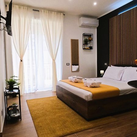 Blackwoody Contemporary Rooms - Napoli Centro Storico Nápoles Exterior foto