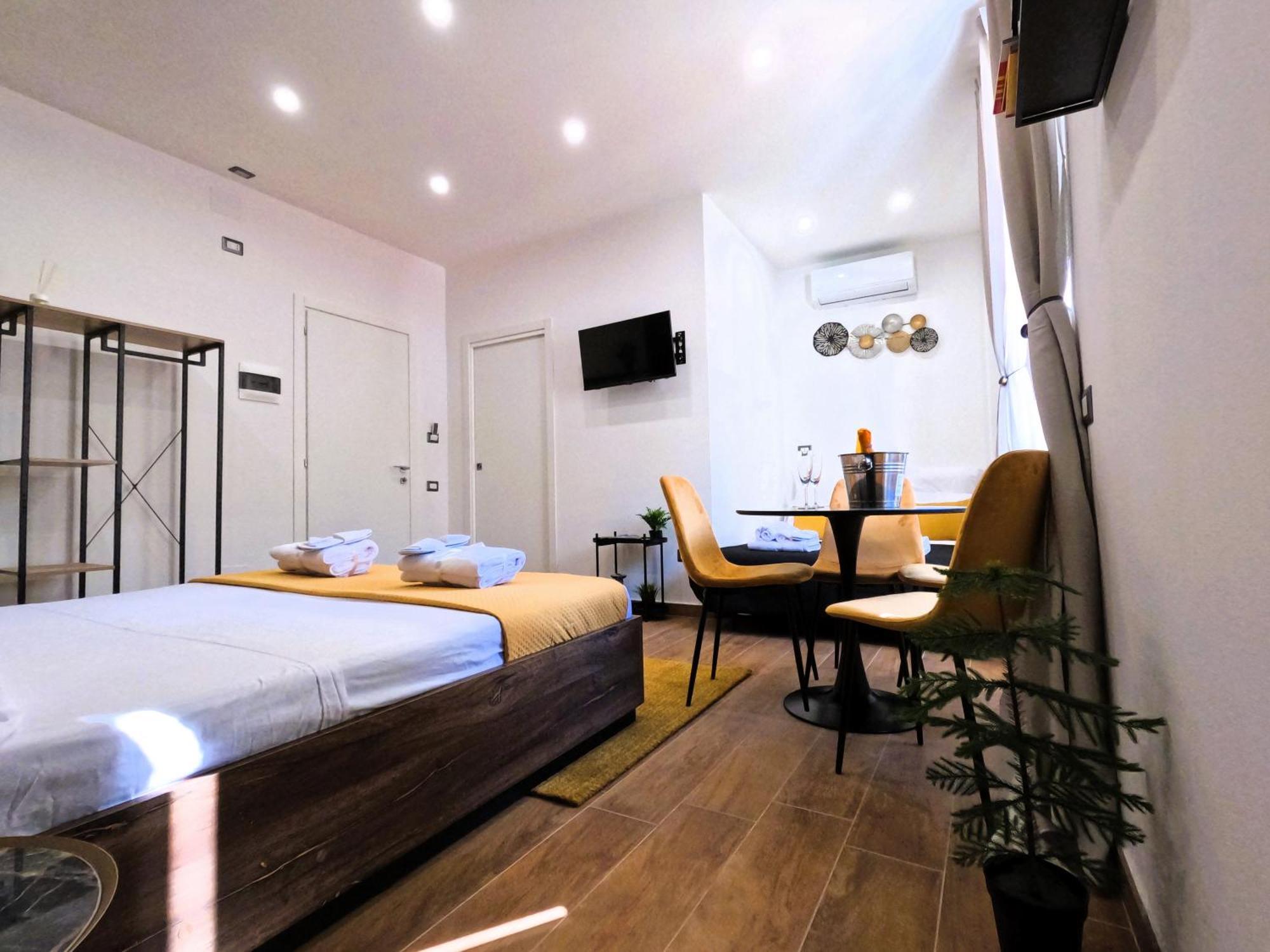 Blackwoody Contemporary Rooms - Napoli Centro Storico Nápoles Exterior foto