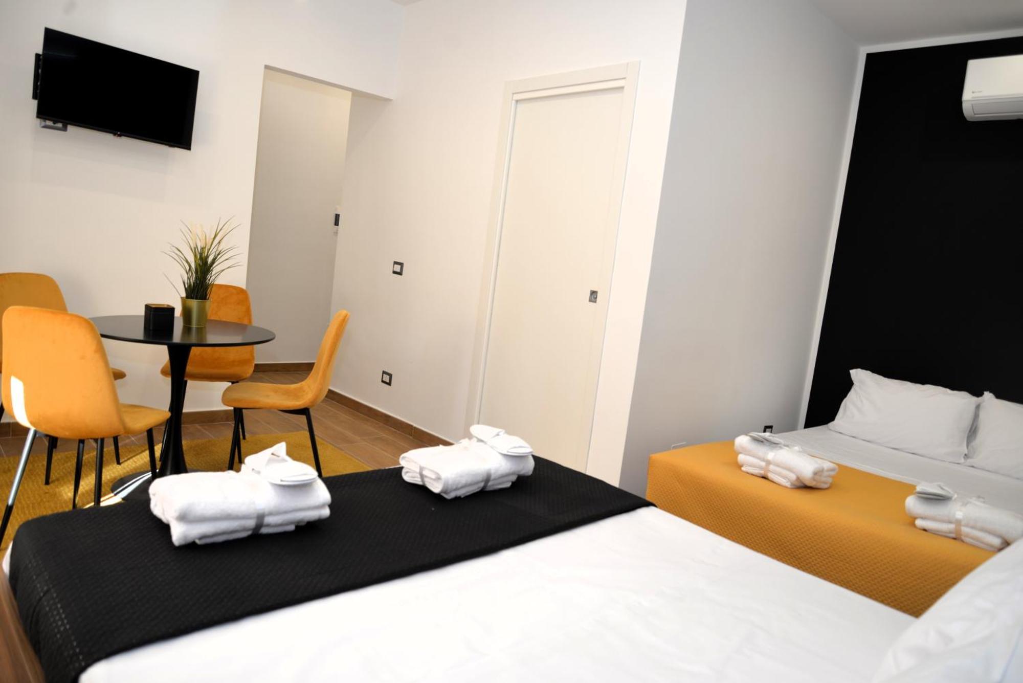 Blackwoody Contemporary Rooms - Napoli Centro Storico Nápoles Exterior foto