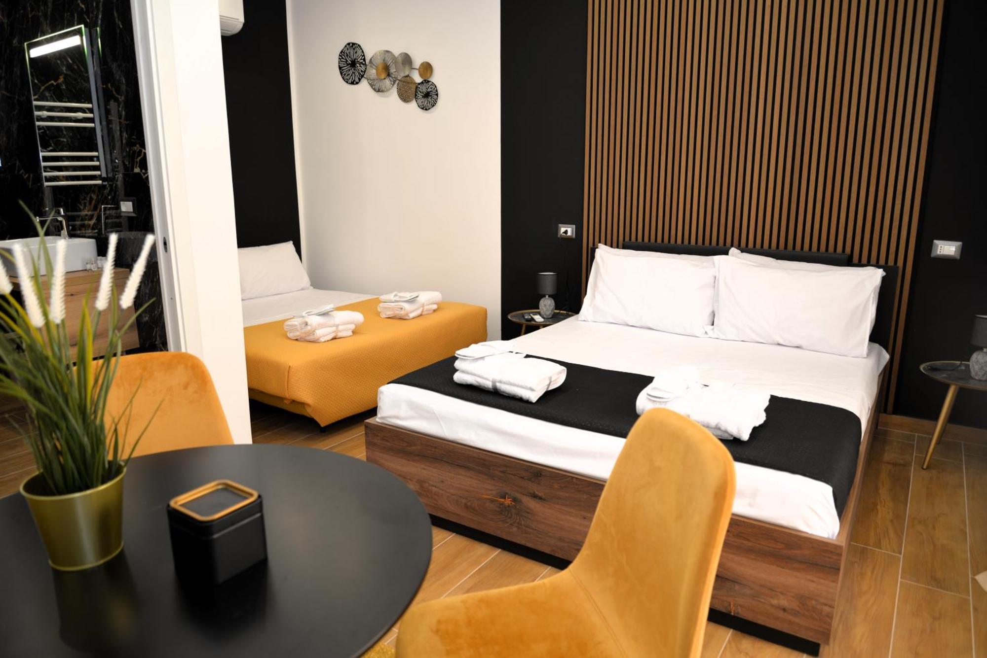Blackwoody Contemporary Rooms - Napoli Centro Storico Nápoles Exterior foto