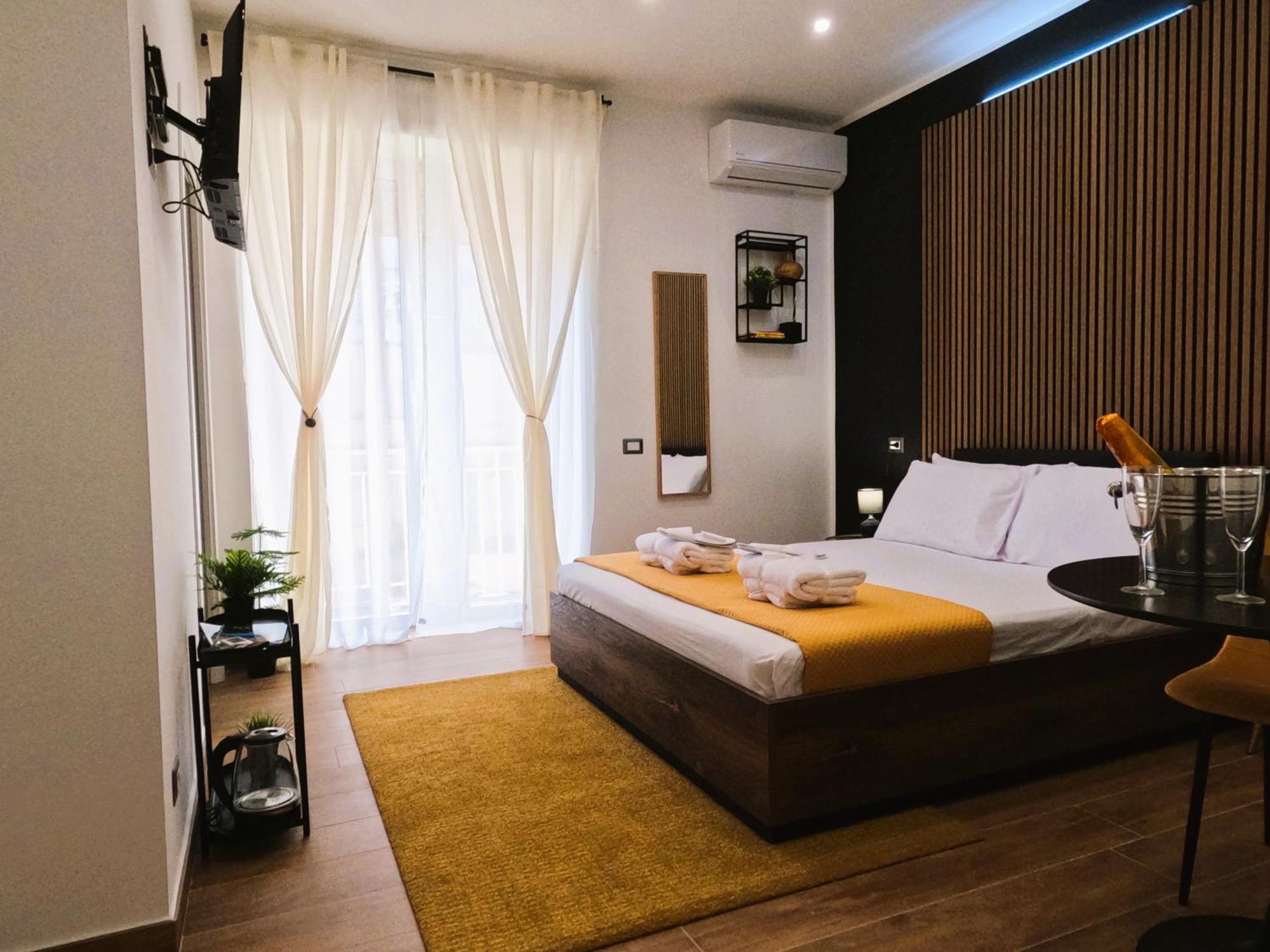 Blackwoody Contemporary Rooms - Napoli Centro Storico Nápoles Exterior foto