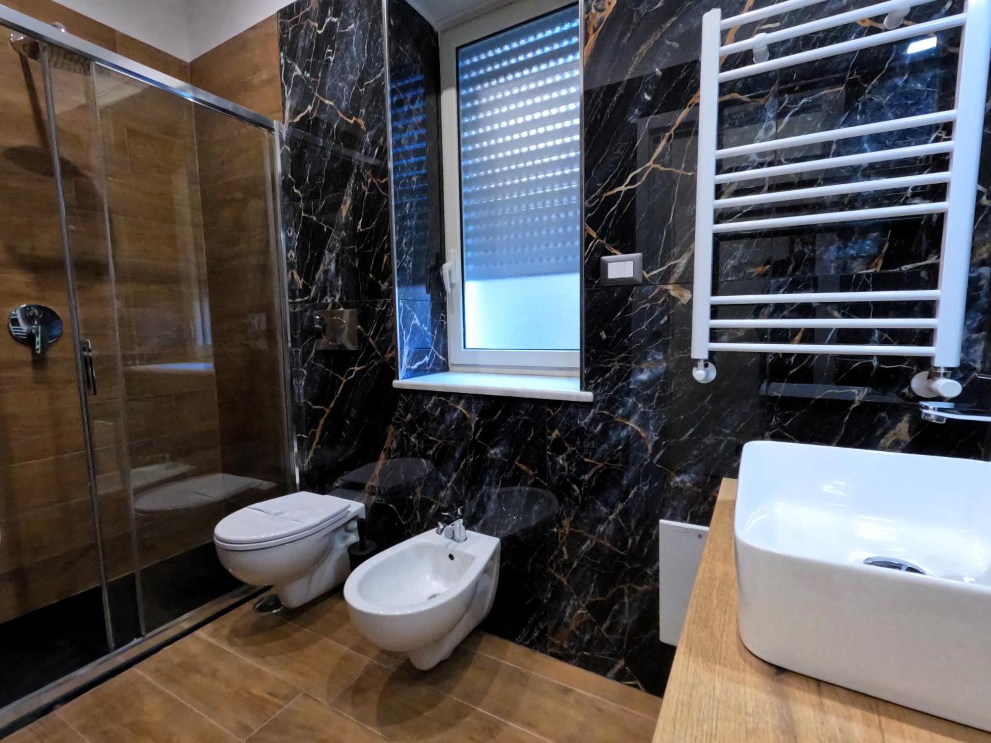 Blackwoody Contemporary Rooms - Napoli Centro Storico Nápoles Exterior foto