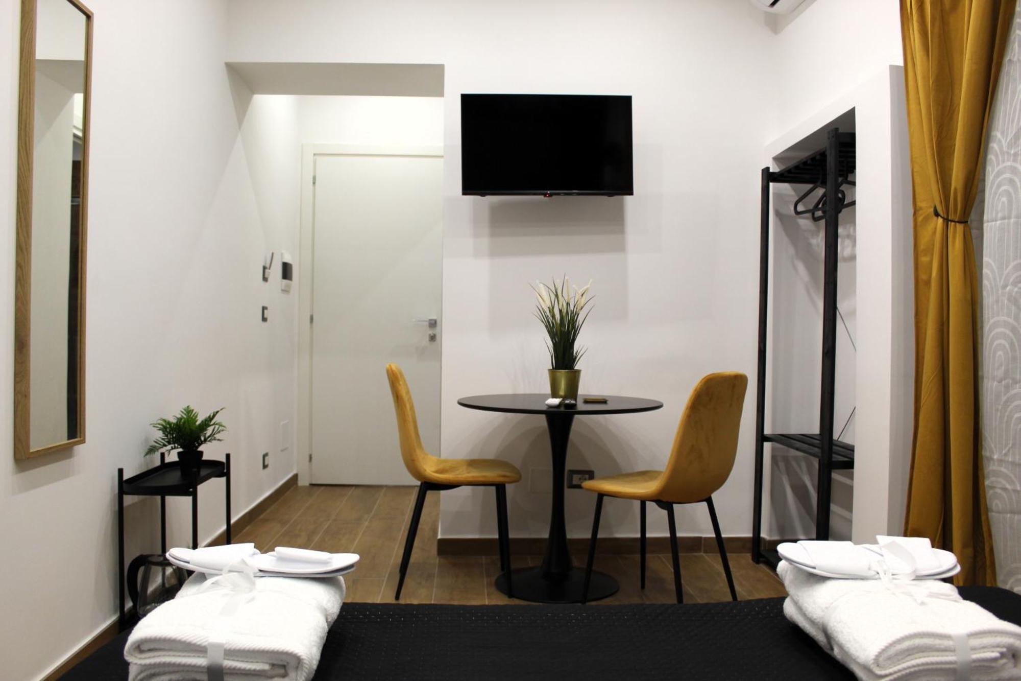 Blackwoody Contemporary Rooms - Napoli Centro Storico Nápoles Exterior foto